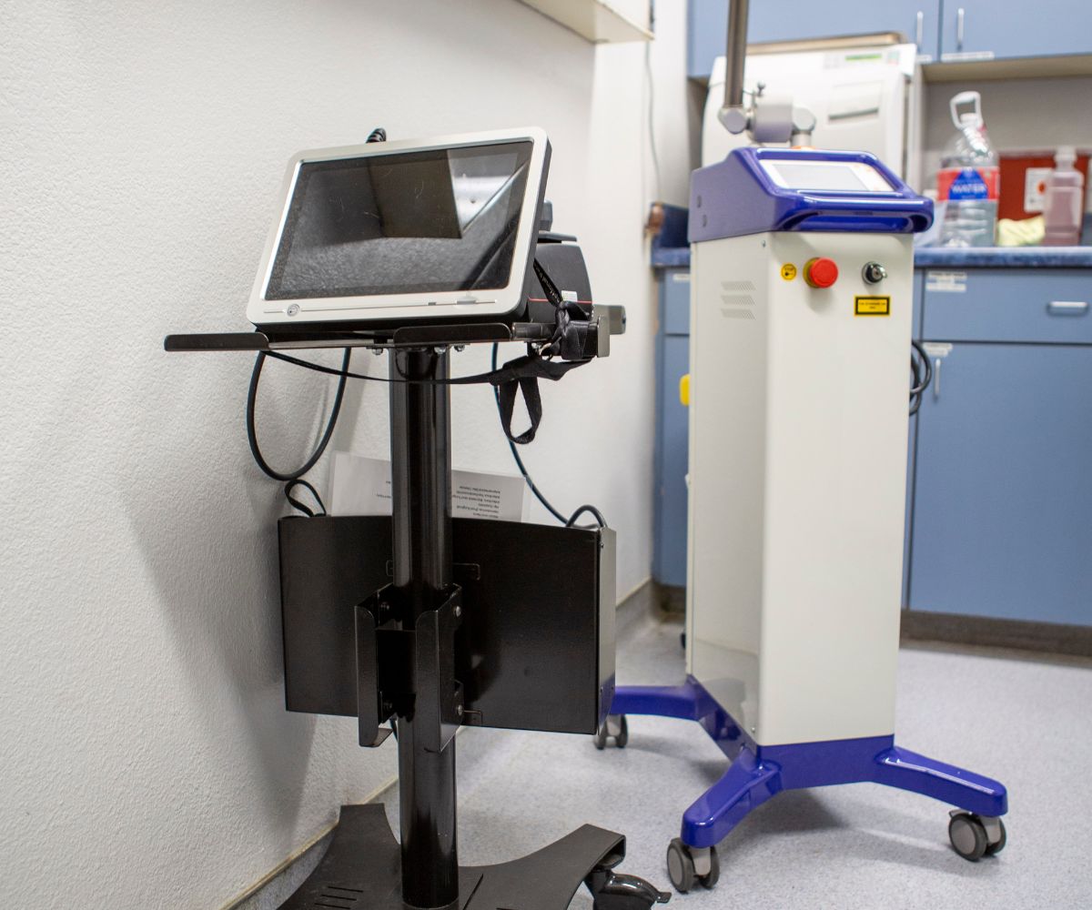 medical equipment in a room